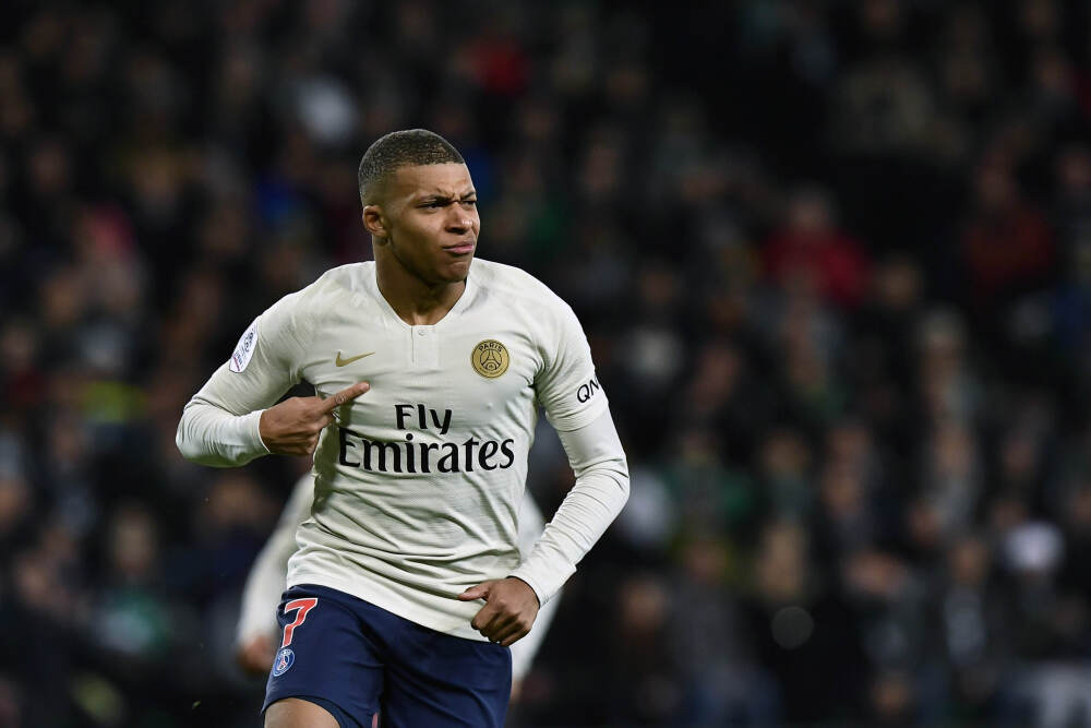 特朗普暗戳戳“点名”日本有玄机？日被曝昼夜赶建军事基地